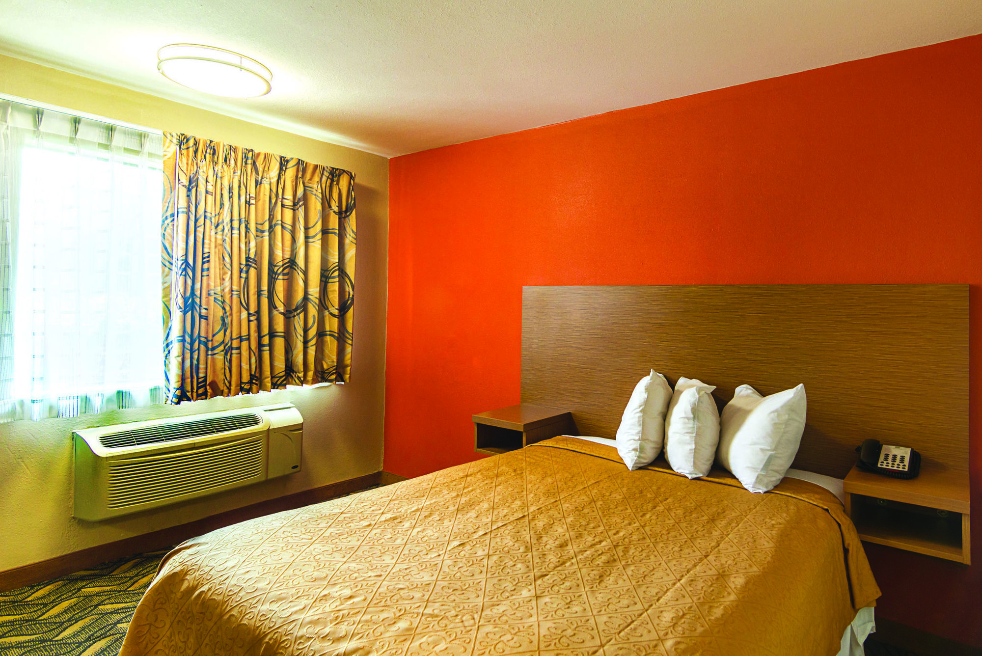 Days Inn & Suites By Wyndham Arlington Near Six Flags Room photo